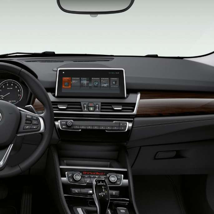 Habitaclul BMW Seria 2 Active Tourer, model Luxury Line Imagine din habitaclul BMW 225i xDrive Active Tourer, F45, model Luxury Line