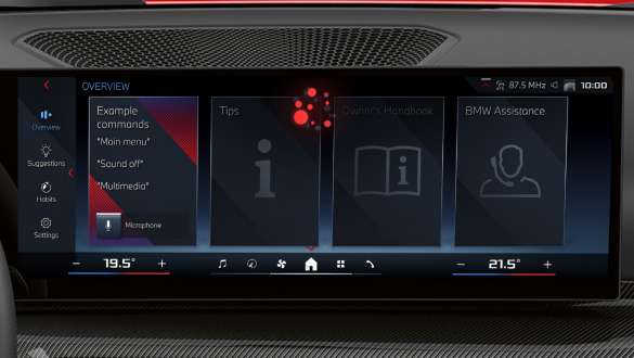 Imagine în prim plan cu Control Display al BMW Intelligent Personal Assistant pentru BMW Seria 2 Coupé G42 Imagine în prim plan cu Control Display al BMW Intelligent Personal Assistant pentru BMW Seria 2 Coupé G42