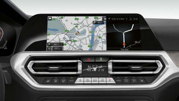 Habitaclu BMW Live Professional al BMW Seria 3 Sedan Imagine frontală în prim-plan cu afişajul din habitaclu al BMW Seria 3 Sedan cu Habitaclu BMW Live Professional.