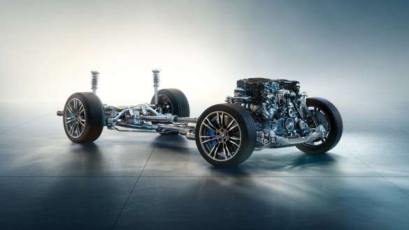 Imagine în prim plan cu şasiul BMW Seria 5 Sedan, G30, cu tehnologie „Mild Hybrid” Imagine în prim plan cu şasiul BMW Seria 5 Sedan, G30, cu tehnologie „Mild Hybrid”