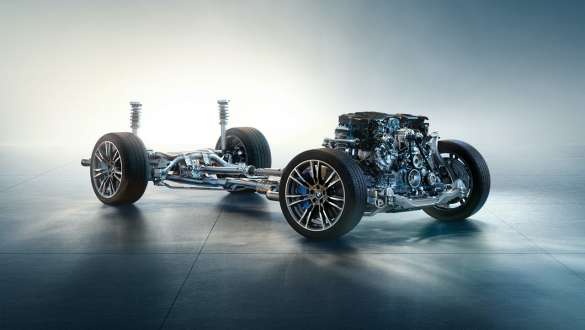 Imagine în prim plan cu şasiul BMW Seria 5 Sedan, G30, cu tehnologie „Mild Hybrid” Imagine în prim plan cu şasiul BMW Seria 5 Sedan, G30, cu tehnologie „Mild Hybrid”