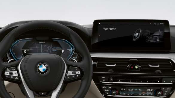Imagine din habitaclul BMW Seria 5 Touring, G31, cu BMW Live Cockpit Professional Imagine din habitaclul BMW Seria 5 Touring, G31, Facelift, 2020, cu BMW Live Cockpit Professional