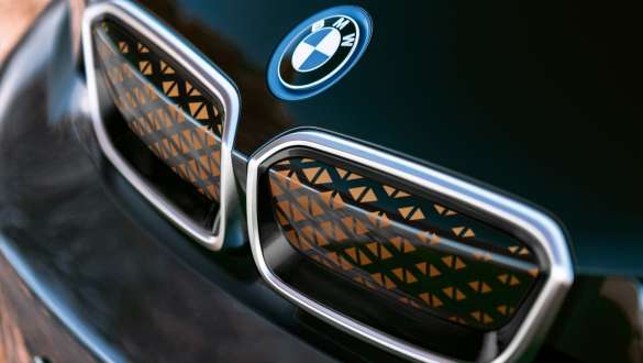 Imagine în prim plan cu grila faţă a BMW i3 I01 Ediţia Unique Forever Imagine în prim plan cu grila faţă a BMW i3 I01 Ediţia Unique Forever