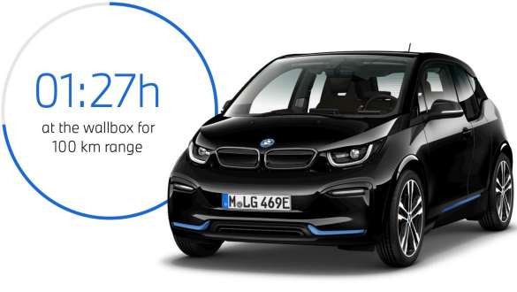 Imagine cu trei sferturi din partea frontală a BMW i3s I01 Negru Fluid cu detalii în Albastru BMW i Imagine cu trei sferturi din partea frontală a BMW i3s I01 Negru Fluid cu detalii în Albastru BMW i