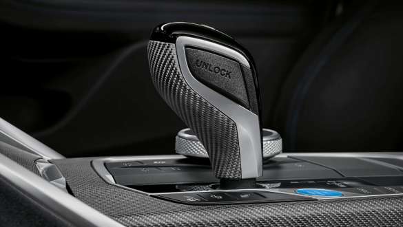 Schimbătorul de viteze M Performance în Alcantara al modelului BMW i4 eDrive40 G26 2021 Schimbătorul de viteze M Performance în Alcantara al modelului BMW i4 eDrive40 G26 2021