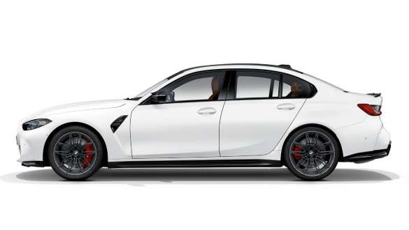 Designul lateral al modelului BMW M3 Competition Sedan G80 2020 în Alb Frozen Brilliant metalizat BMW M3 Competition Sedan 2020 în Alb Frozen Brilliant