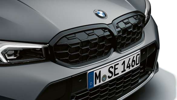 Grilă frontală BMW cu aspect de plasă a M340i xDrive Sedan Grila frontală BMW cu aspect de plasă a BMW M340i xDrive Sedan în BMW Individual Gri Frozen Pure