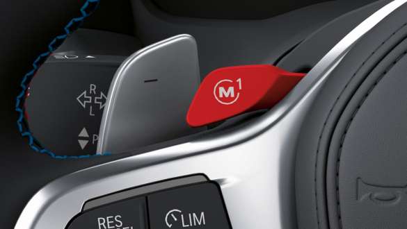 Modelele BMW Seria 3 Sedan M Drive Butoanele M Drive de pe volan M îmbrăcat în piele al automobilelor BMW Seria 3 Sedan M Drive