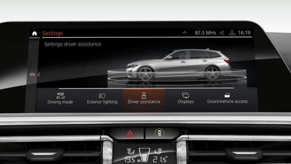 Driving Assistant Professional BMW M340i xDrive Touring cu Driving Assistant Professional