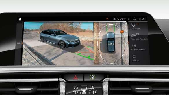 Asistent „Plus” la parcare BMW M340i xDrive Touring cu Asistent „Plus” la parcare