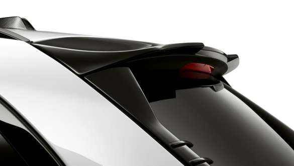 Spoilerul pentru plafon M Performance în negru lucios. BMW M340i xDrive şi M340d xDrive Touring, spoilerul pentru plafon M Performance în negru lucios