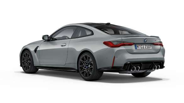 Suspensie M specifică BMW M4 Coupé G82 2020 Imagine cu trei sferturi din partea spate a suspensiei specifice M a BMW M4 Coupé G82 2020