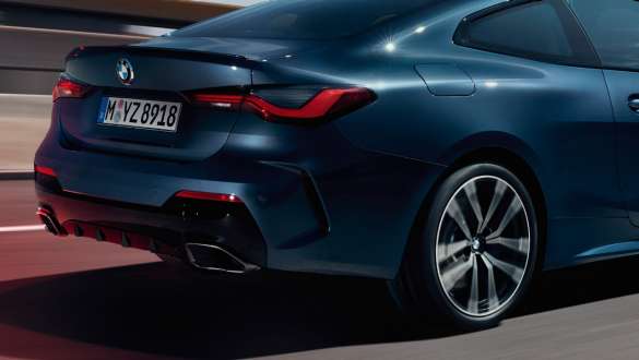 Suspensia M adaptivă a BMW M440i xDrive Coupé G22 2020 Detaliu spoiler spate cu Suspensia M adaptivă a BMW M440i xDrive Coupé G22 2020
