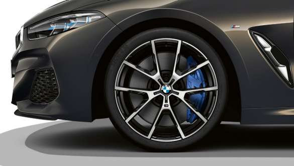 Frâne M Sport. BMW M850i xDrive Cabriolet cu frâne M Sport.