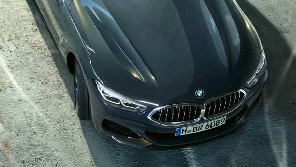Direcţie integrală adaptivă. BMW M850i xDrive Cabriolet cu direcţie integrală adaptivă.
