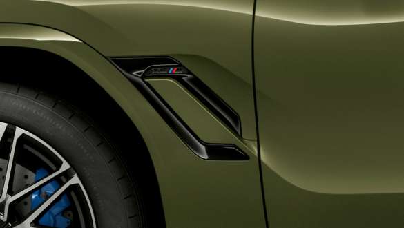 Prizele de aer laterale M ale BMW X6 M Competition Prize de aer laterale M pentru BMW X6 M Competition 2020, BMW Individual Verde Urban