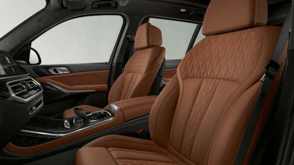 Ornamentele BMW Individual din piele Merino, cu conţinut extins, ale BMW X7 M G07 2019 Imagine din interior cu ornamentele BMW Individual din piele Merino, cu conţinut extins, ale BMW X7 M G07 2019