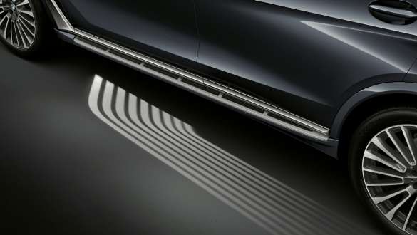 BMW X7 M G07 2019 cu „covor” luminos de întâmpinare BMW X7 M G07 2019 cu ,,covor” luminos de întâmpinare