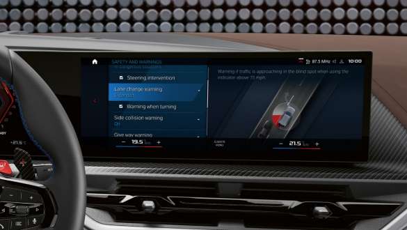 Driving Assistant Professional BMW XM Driving Assistant Professional