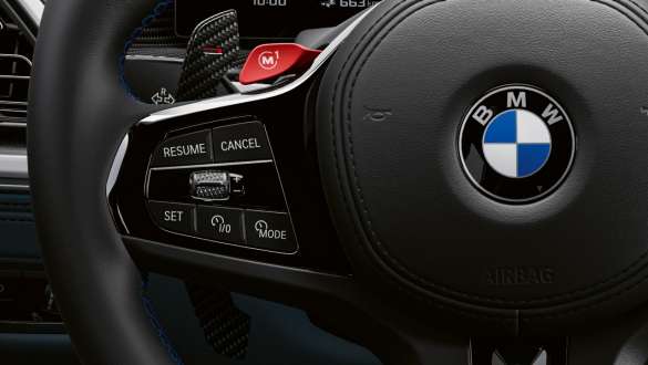 Condus hands-free până la 60 km/h BMW XM G09 Condus hands-free până la 60 km/h