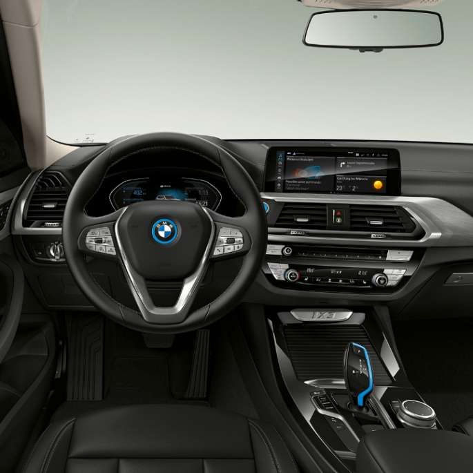 Imagine cu habitaclul BMW iX3, G08, cu echipamentele variantei „Inspiring” Imagine din interior cu habitaclul BMW iX3, G08, 2020, cu echipamentele variantei „Inspiring”