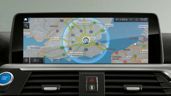 BMW iX3, G08, cu servicii pentru încărcare conectată Imagine din interiorul BMW iX3, G08, 2020, cu serviciile pentru încărcare conectată pe Control Display