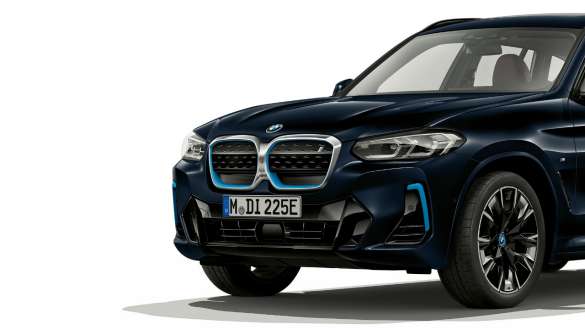 Imagine din partea frontală cu modelul BMW iX3 G08 2021 BMW iX3 G08 2021