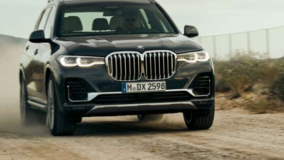 „Executive Drive Pro”: BMW X7 rulând off-road BMW X7 rulând off-road