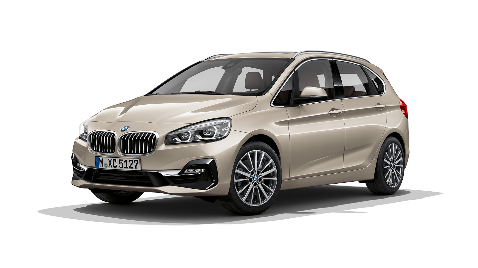 Imagine cu trei sferturi din partea frontală a BMW Seria 2 Active Tourer, model Luxury Line Imagine cu trei sferturi din partea frontală a BMW 225i xDrive Active Tourer, Luxury Line, F45 2018, în Argintiu Cashmere