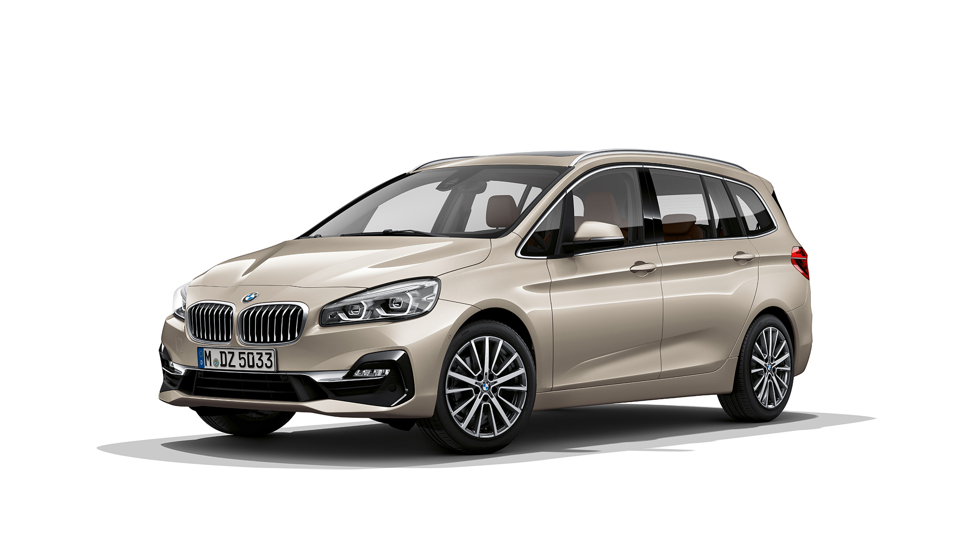 Imagine cu trei sferturi din partea frontală a BMW Seria 2 Gran Tourer, model Luxury Line Imagine cu trei sferturi din partea frontală a BMW 218d xDrive Gran Tourer, Luxury Line, F46 Facelift 2018, în Argintiu Cashmere