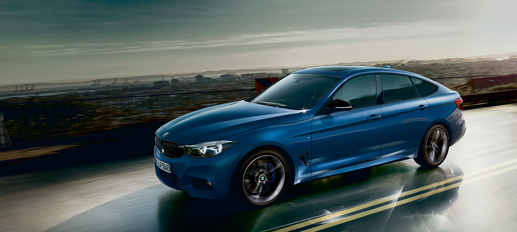 Imagine cu BMW Seria 3 Gran Turismo rulând Imagine cu BMW Seria 3 Gran Turismo rulând