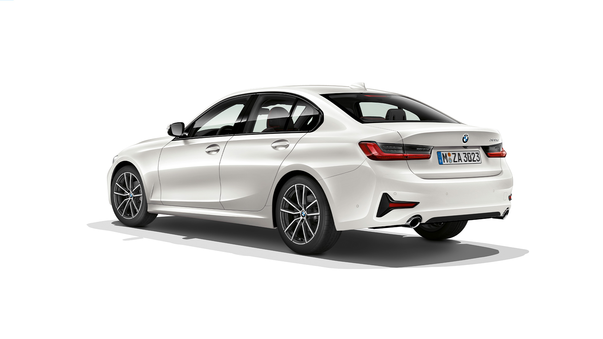 Partea spate a BMW Seria 3 Sedan model Sport Line. Imagine cu trei sferturi din partea spate a BMW Seria 3 Sedan echipat cu modelul Sport Line.