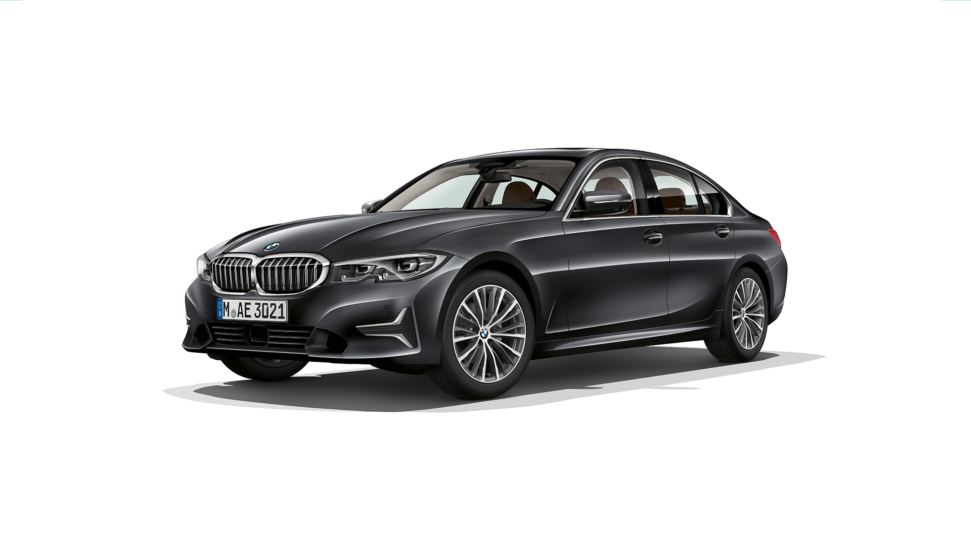 BMW Seria 3 Sedan model Luxury Line. Imagine din lateral cu BMW Seria 3 Sedan model Luxury Line staţionând.