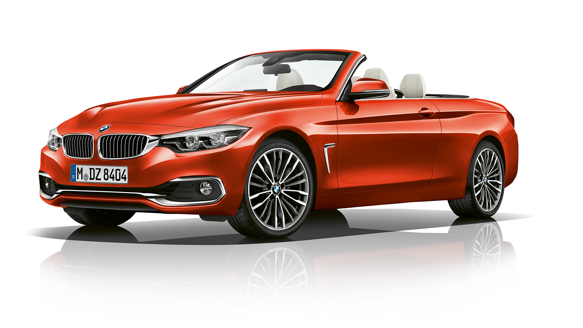 Imagine cu trei sferturi din partea frontală a BMW Seria 4 Cabriolet, Model Luxury Line Imagine cu trei sferturi din partea frontală a BMW Seria 4 Cabriolet, Model Luxury Line
