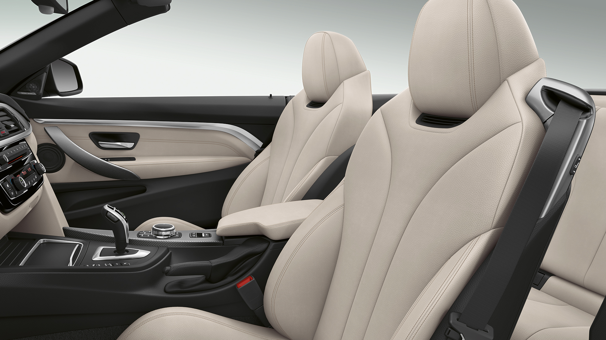 Interiorul BMW Seria 4 Cabriolet, Model Luxury Line Interiorul BMW Seria 4 Cabriolet, Model Luxury Line
