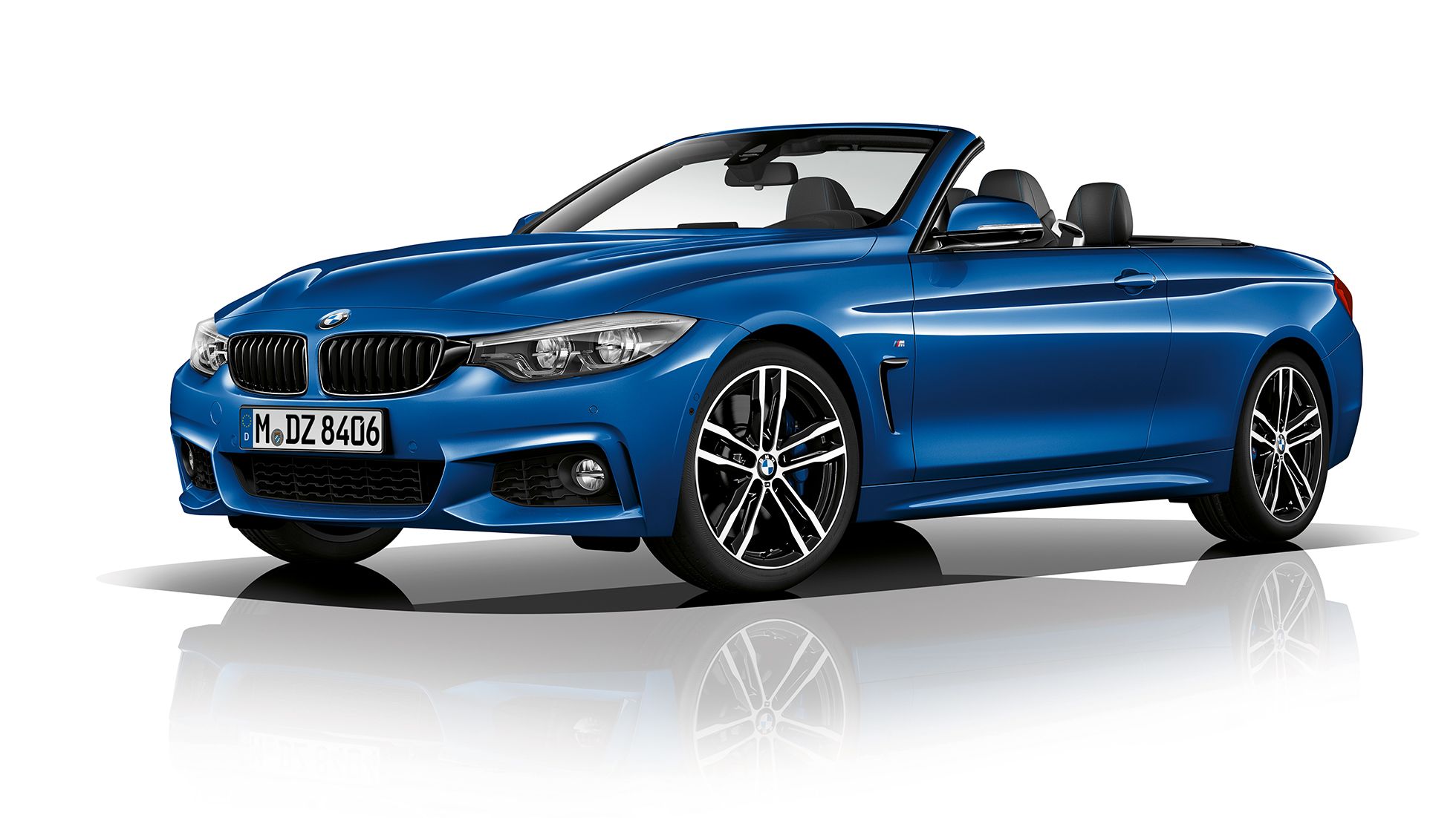 Imagine cu trei sferturi din partea frontală a BMW Seria 4 Cabriolet, Model M Sport Imagine cu trei sferturi din partea frontală a BMW Seria 4 Cabriolet, Model M Sport