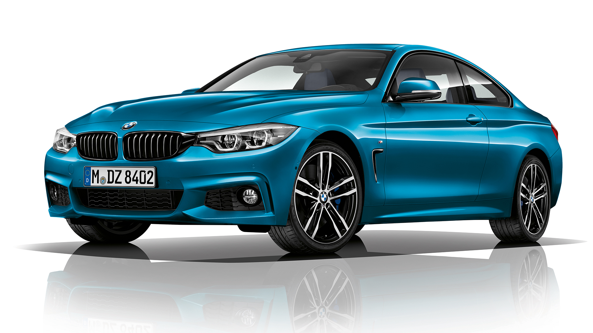 Imagine cu trei sferturi din partea frontală a BMW Seria 4 Coupé, Model M Sport Imagine cu trei sferturi din partea frontală a BMW Seria 4 Coupé, Model M Sport