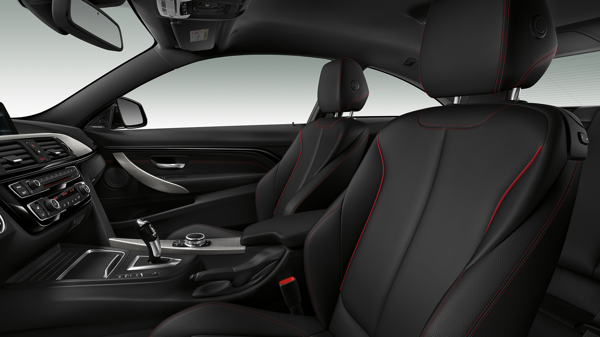 Interiorul BMW Seria 4 Coupé, Model Sport Line Interiorul BMW Seria 4 Coupé, Model Sport Line