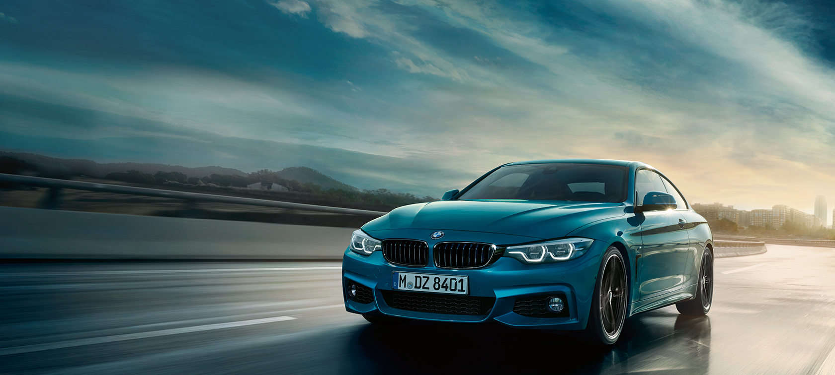 Imagine cu BMW Seria 4 Coupé rulând Imagine cu BMW Seria 4 Coupé rulând