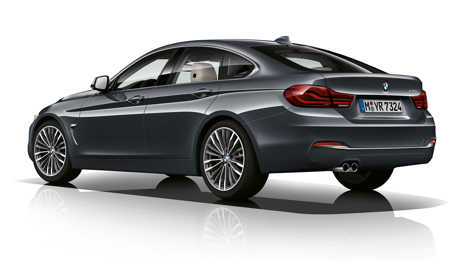 Imagine cu trei sferturi din partea spate a BMW Seria 4 Gran Coupé, Model Luxury Line Imagine cu trei sferturi din partea spate a BMW Seria 4 Gran Coupé, Model Luxury Line