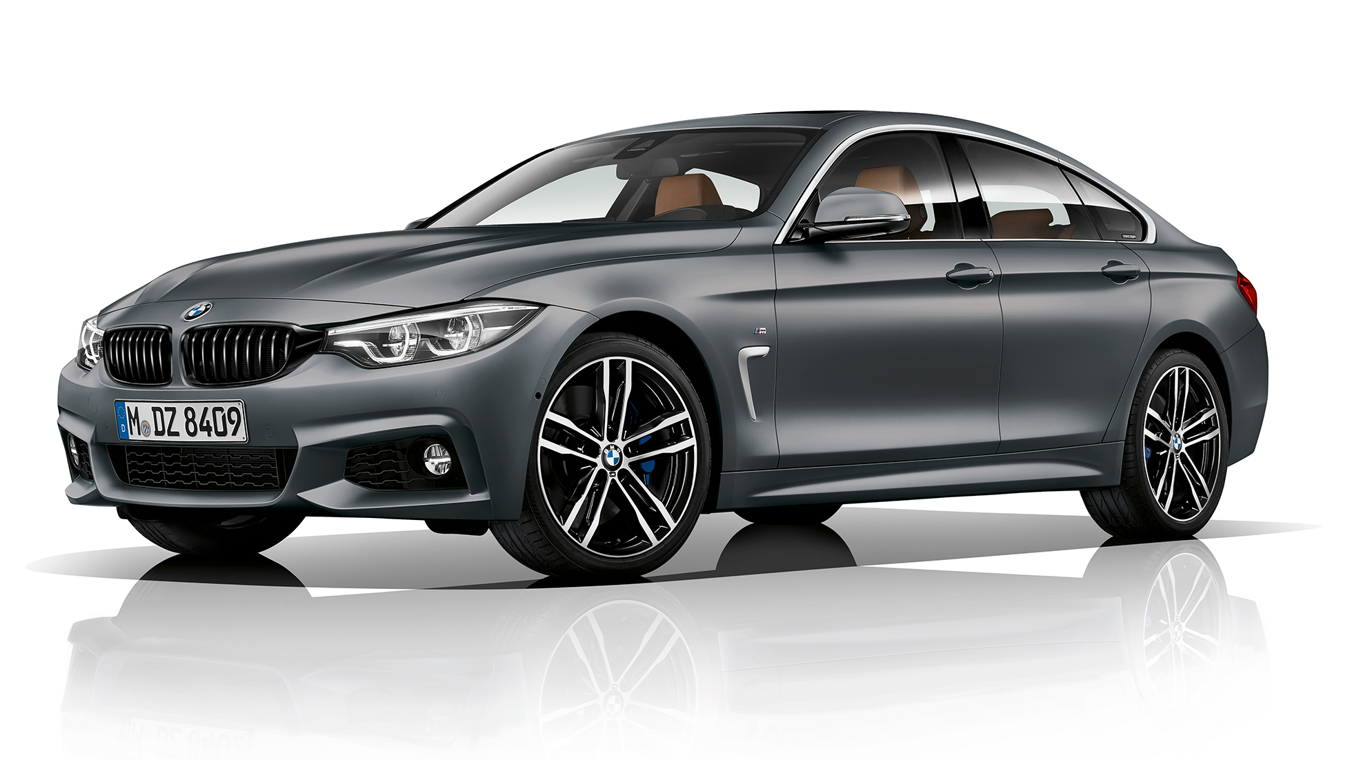 Imagine cu trei sferturi din partea frontală a BMW Seria 4 Gran Coupé, Model M Sport Imagine cu trei sferturi din partea frontală a BMW Seria 4 Gran Coupé, Model M Sport
