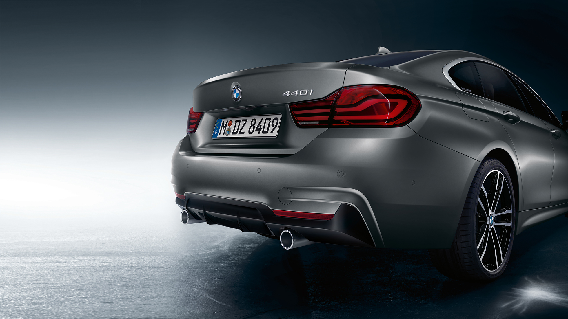 Inscripţionare denumire model în partea spate a BMW Seria 4 Gran Coupé Inscripţionare denumire model în partea spate a BMW Seria 4 Gran Coupé