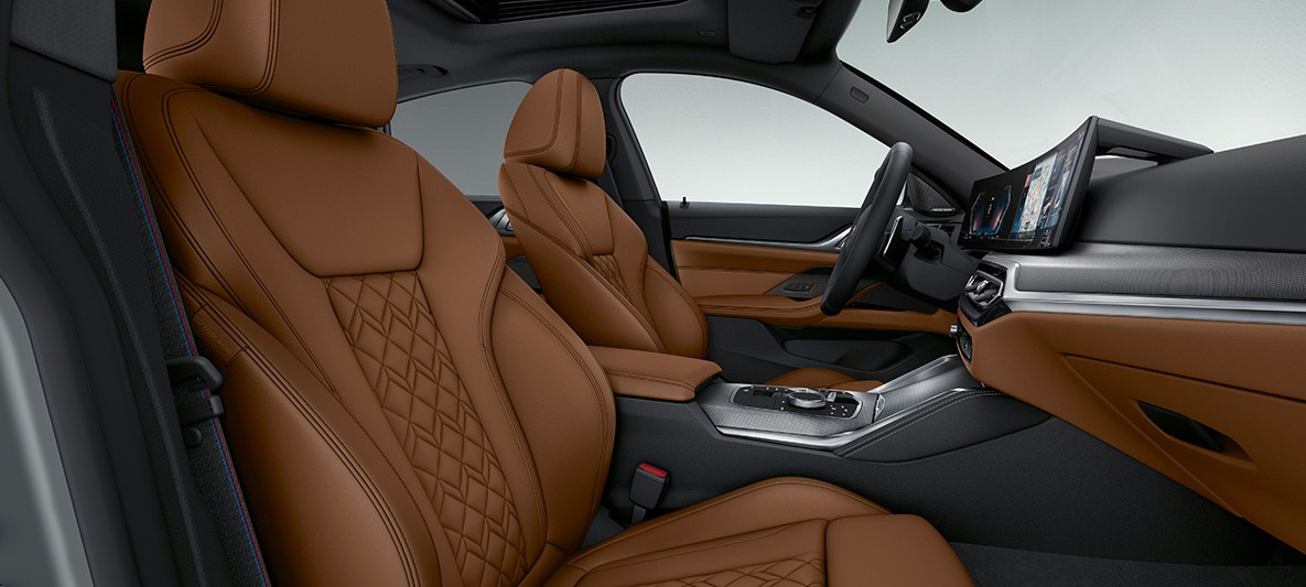 Imagine din interior cu tapiţeria BMW Individual din piele Merino integrala în Tartufo a BMW Seria 4 Gran Coupé G26 2021 BMW Seria 4 Gran Coupé G26 2021 tapiterie BMW Individual din piele Merino Tartufo