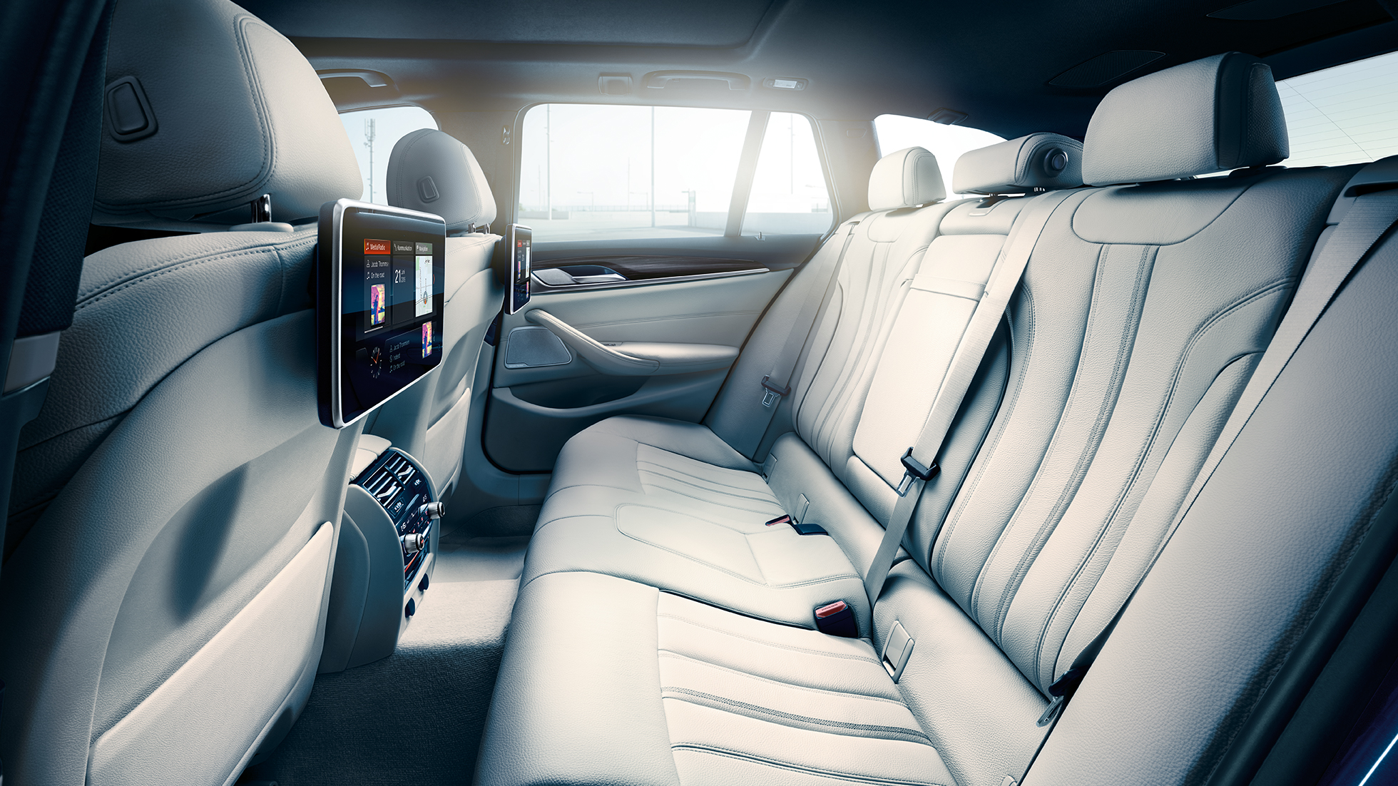 Designul tapiţeriei BMW Seria 5 Touring Imagine cu tapiţeria BMW 530d xDrive Touring, G31, în Albastru Mediterranean metalizat