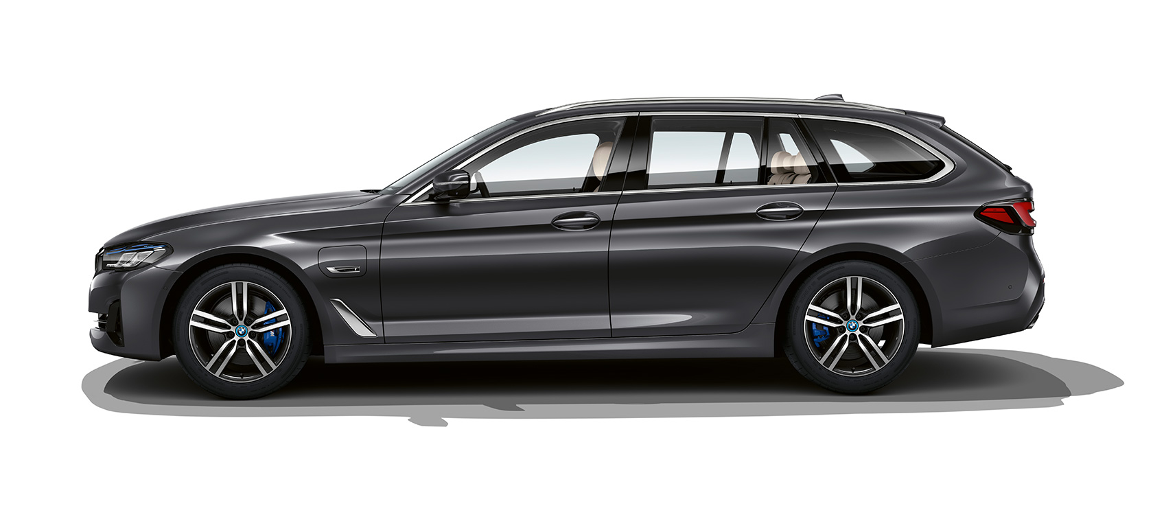 BMW Seria 5 Touring, G31, staţionând Imagine cu partea laterală a BMW Seria 5 Touring, G31, staţionând