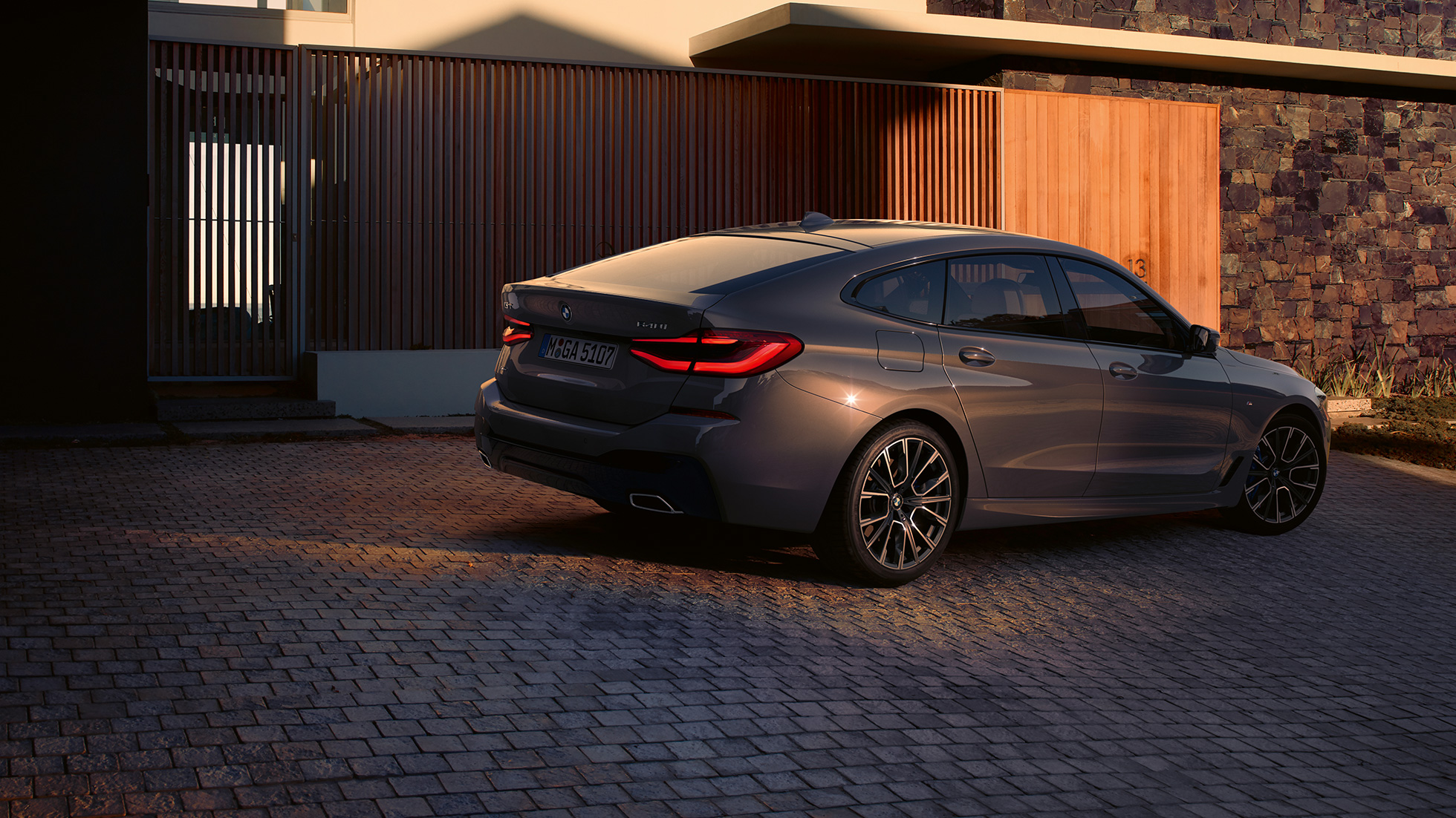 Designul părţii spate a BMW Seria 6 Gran Turismo, G32, 2020 Imagine cu designul părţii spate a BMW 640i xDrive Gran Turismo, G32, 2020, în Gri Bernina