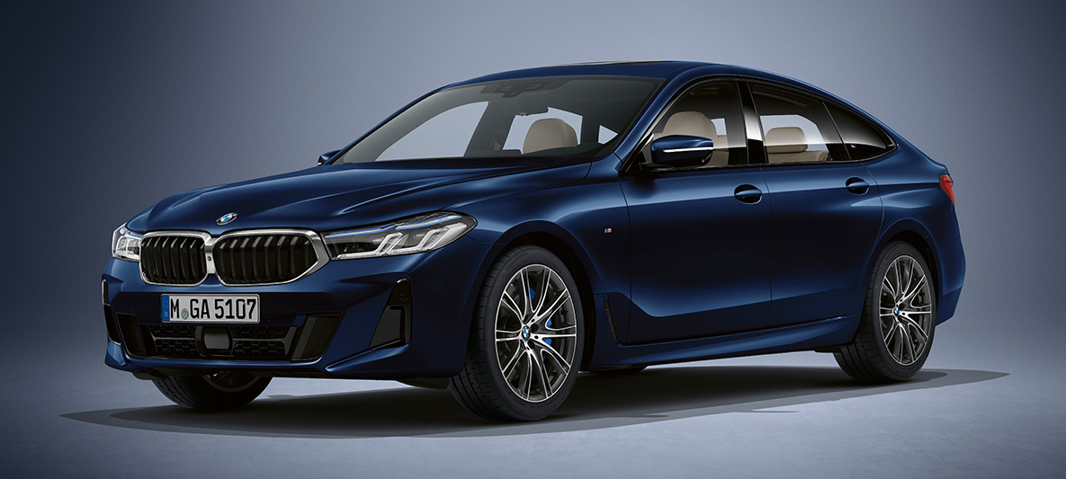 BMW Seria 6 Gran Turismo, G32, 2020, în culoarea exterioară Albastru Tanzanite metalizată de la BMW Individual Imagine cu trei sferturi din partea frontală a BMW Seria 6 Gran Turismo, G32, 2020, în culoarea exterioară Albastru Tanzanite metalizată de la BMW Individual, staţionând