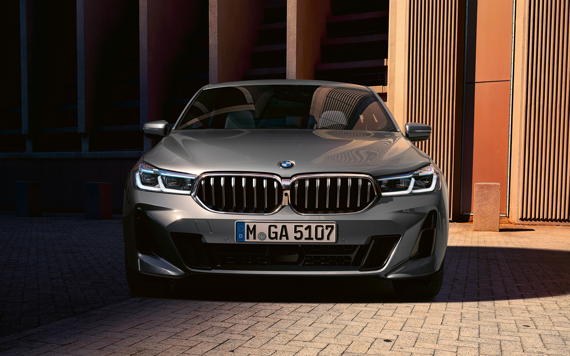 Partea frontală a BMW Seria 6 Gran Turismo, G32, 2020 Imagine cu designul părţii frontale a BMW Seria 6 Gran Turismo 640i xDrive, G32, 2020, în Gri Bernina