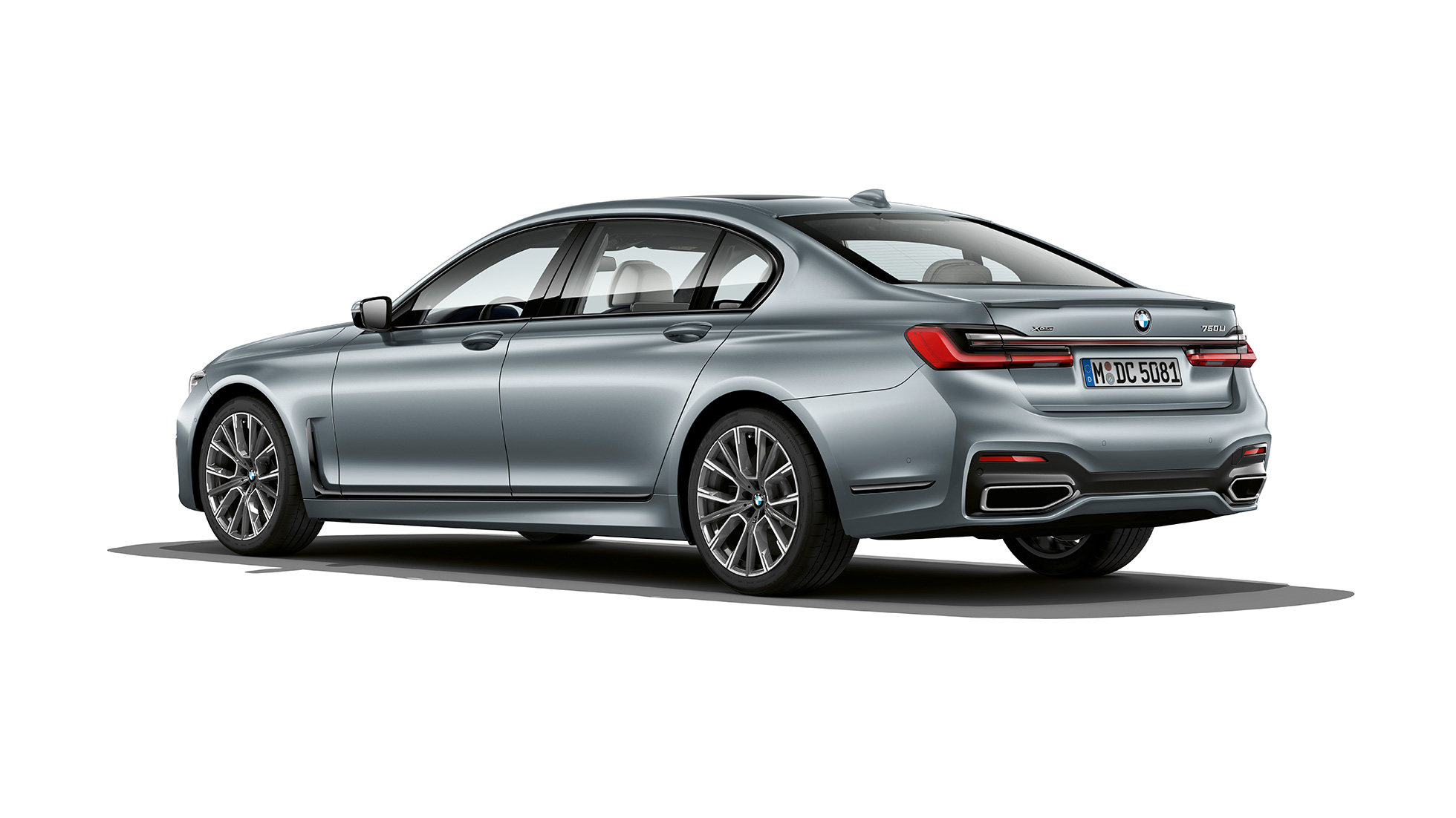 Imagine cu trei sferturi din partea spate a BMW Seria 7 Sedan cu pachet M Sport Imagine cu trei sferturi din partea spate a BMW Seria 7 Sedan, în Frozen Bluestone metalizat, cu pachet M Sport