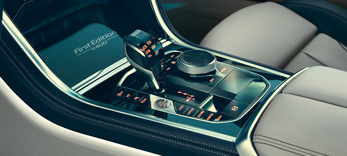 Imagine cu consola centrală a BMW M850i Coupé „First Edition” Imagine în prim-plan cu consola centrală a BMW M850i Coupé „First Edition”